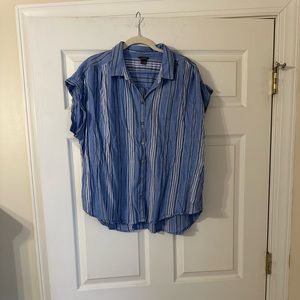 Gently loved women’s blue and white stripe shirt